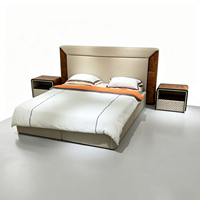 Lit double luxueux en cuir véritable avec cadre en bois massif, design moderne écologique, personnalisable pour la chambre à coucher et l'usage domestique