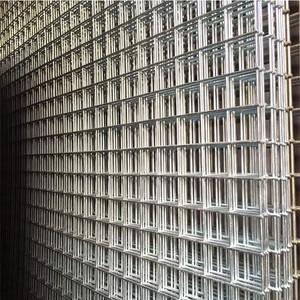 Panel de Malla de Alambre Soldado Galvanizado 2x2 con Servicios de Doblado y Corte, Puntos de Soldadura Resistentes - Product Image 1