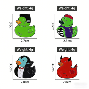 Preço de Atacado de Fábrica: Conjunto de Broches e Pins de Lapela de Metal com Esmalte, Gravados e Esculpidos, Tema Animais de Desenho Animado (Pato Doutor Fofo) - Product Image 4