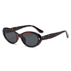 แว่นกันแดดทรงแคทอายย้อนยุค Qianai สำหรับผู้หญิง ป้องกันรังสียูวี 400 กรอบพีซี เลนส์ AC แบบที่ 3 - Product Image 2