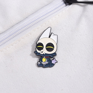 Simpatico gufo reale casa in smalto in metallo cartone animato spilla distintivo con risvolto per accessori di gioielli o regalo di natale - Product Image 5