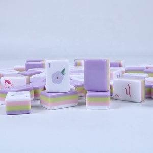Set di Tessere Mahjong Americano Rosso Inciso a 4 Strati in Acrilico Pieghevole Automatico da 160 Pezzi per Serate di <span class=keywords><strong>Gioco</strong></span> in Famiglia e Intrattenimento - Product Image 5