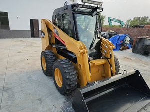 Cargadora Compacta Caterpillar 246C Amarilla, Equipo de Construcción Compacto con Capacidad de 2 Toneladas - Product Image 5