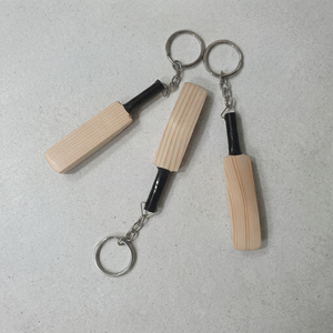 Mini batte de cricket porte-clés en bois Souvenir sport cadeau Logo personnalisé promotionnel en vrac - Product Image 1
