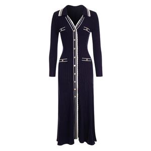 Robe pull tricotée mi-longue décontractée et simple pour femme, col polo noir, manches longues, simple boutonnage, collection automne-hiver - Product Image 1