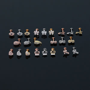 Boucles d'oreilles plaquées or à dos plat avec déclaration personnalisée en gros - Product Image 3