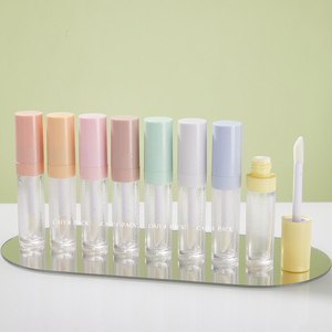 CAIYA Unique <span class=keywords><strong>Surface</strong></span> Fruit Couleur 8ml Épais Baguette Brillant À Lèvres Conteneurs Graisse Lipgloss Tubes Vide Teinte À Lèvres Bouteille D'huile avec Grand Pinceau - Product Image 1