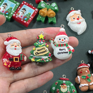 Pendentifs décoratifs en résine <span class=keywords><strong>de</strong></span> la série <span class=keywords><strong>de</strong></span> Noël, à faire soi-<span class=keywords><strong>m</strong></span>ême : bonhomme <span class=keywords><strong>de</strong></span> neige, Père Noël, <span class=keywords><strong>pull</strong></span>, cloche, boucles d'oreilles, collier, accessoires pour porte-clés - Product Image 1