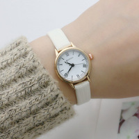 Montres de sport vintage pour dames Boîtier en alliage Quartz pour filles Junior Senior High School Examens Slim Straps Compact Antique Style