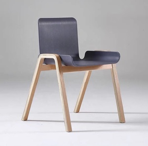 2021 nueva silla de comedor de café con patas de haya de colores diseño apilable asiento de plástico para sala de estar taller muebles multiusos - Product Image 1