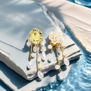 أقراط متدلية بشراشيب طويلة من الكريستال والزهور للنساء أقراط زفاف بيضاء عتيقة لؤلؤ متدلي - Product Image 4