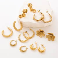Koleksi anting-anting lingkaran ujung terbuka baru anting-anting Huggie setengah lingkaran bunga baja tahan karat 316L berlapis emas 18K untuk wanita