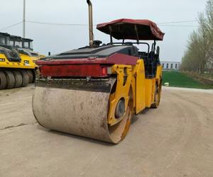 Compacteurs d'occasion Dynapac CC422 10 tonnes, rouleaux compresseurs vibrants à double tambour CA251D CA301D CC211 CC422 - Product Image 2