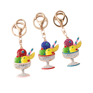 Nouvel Arrivage : Porte-clés en métal mignon avec pendentif en émail couleur diamant en forme de coupe de crème glacée pour clés de voiture, sacs, mini cadeau - Product Image 1