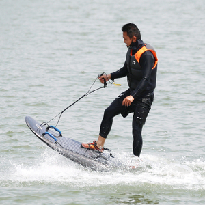 En Stock Tabla de Surf de Fibra de Carbono de 110cc y 3L con Motor de Gasolina de 50KM/H - Product Image 2