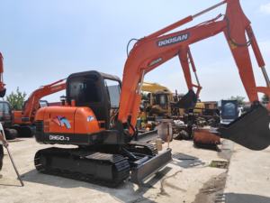 Mini excavatrice DH60-7 utilisée de DOOSAN fabriquée en CORÉE DU SUD moteur original de YANMAR 6 tonnes DH55 DH140 DH150 - Product Image 1
