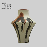 Vase en céramique moderne et créatif, dessiné à la main, à blocs de couleurs, ornement décoratif