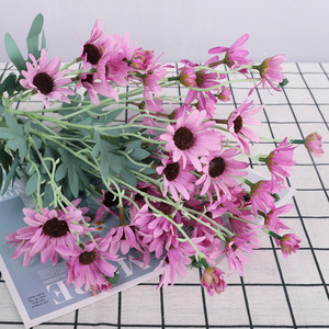 Fleur artificielle QIHAO, marguerite à 5 branches, en plastique et soie, haute simulation, pour décoration de mariage et ornement de salon - Product Image 3