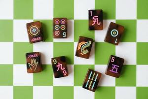 Jeu de Mahjong américain en acrylique brun à 4 couches avec 180 tuiles - Product Image 3