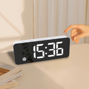 Treo Tường LED Chỉ Kỹ Thuật Số Bảng Giường Báo Động Đầu Giường Đồng Hồ Phòng Ngủ Tối Hạn Hiện Đại Nhỏ Nhỏ Đồng Hồ Nhỏ - Product Image 1
