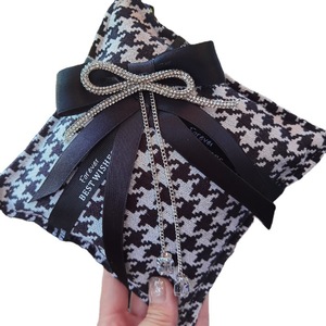 Bolsa de carbón de bambú con diseño de pata de gallo y flores secas, ambientador para coche con eliminación de formaldehído y eliminación de olores. - Product Image 5