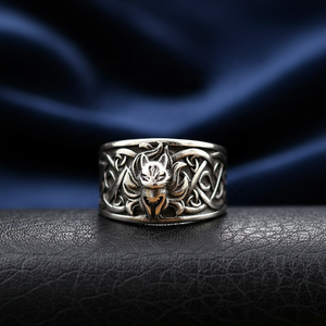 Anillo de acero inoxidable 316L personalizado a prueba de agua con nudo celta Kitsune para hombre, en tono plateado antiguo, estilo audaz, oscuro, rebelde, motero, punk. - Product Image 1
