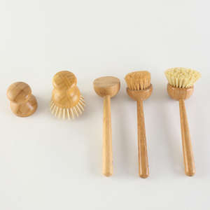 Brosse de nettoyage de vaisselle écologique en bambou avec poils en sisal pour casseroles, poêles et assiettes - Product Image 5