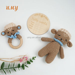 Caja de regalo para recién nacido, juego de regalo orgánico de <span class=keywords><strong>Hello</strong></span> World, Manta de algodón de muselina para bebé, babero de dentición, sonajero, juego de juguete de madera - Product Image 3