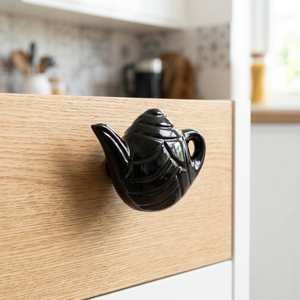 Poignée de tiroir décorative en forme de théière, noire brillante, pour armoire de cuisine, quincaillerie décorative moderne, faible MOQ - Product Image 1