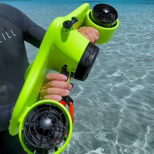 Scooter eléctrico de menos de 100 USD, propulsor subacuático rentable, equipo de buceo de tamaño pequeño para principiantes en snorkel. - Product Image 1