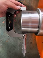 Machine à poncer de haute qualité, rouleau de contact à équilibre dynamique stable et bonne élasticité pour l'industrie du bois