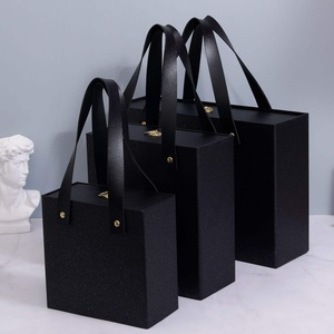 Boîtes cadeaux coulissantes en carton personnalisées avec logo imprimé pour mariage, idéales pour les demoiselles d'honneur - Product Image 6