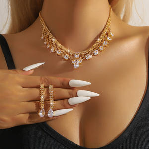 Parure de Bijoux de Mariée Trois Pièces Style Européen Américain pour Femme en Alliage avec Zircon et Strass Brillants Comprenant Collier Boucles d'Oreilles et Bracelet - Product Image 3