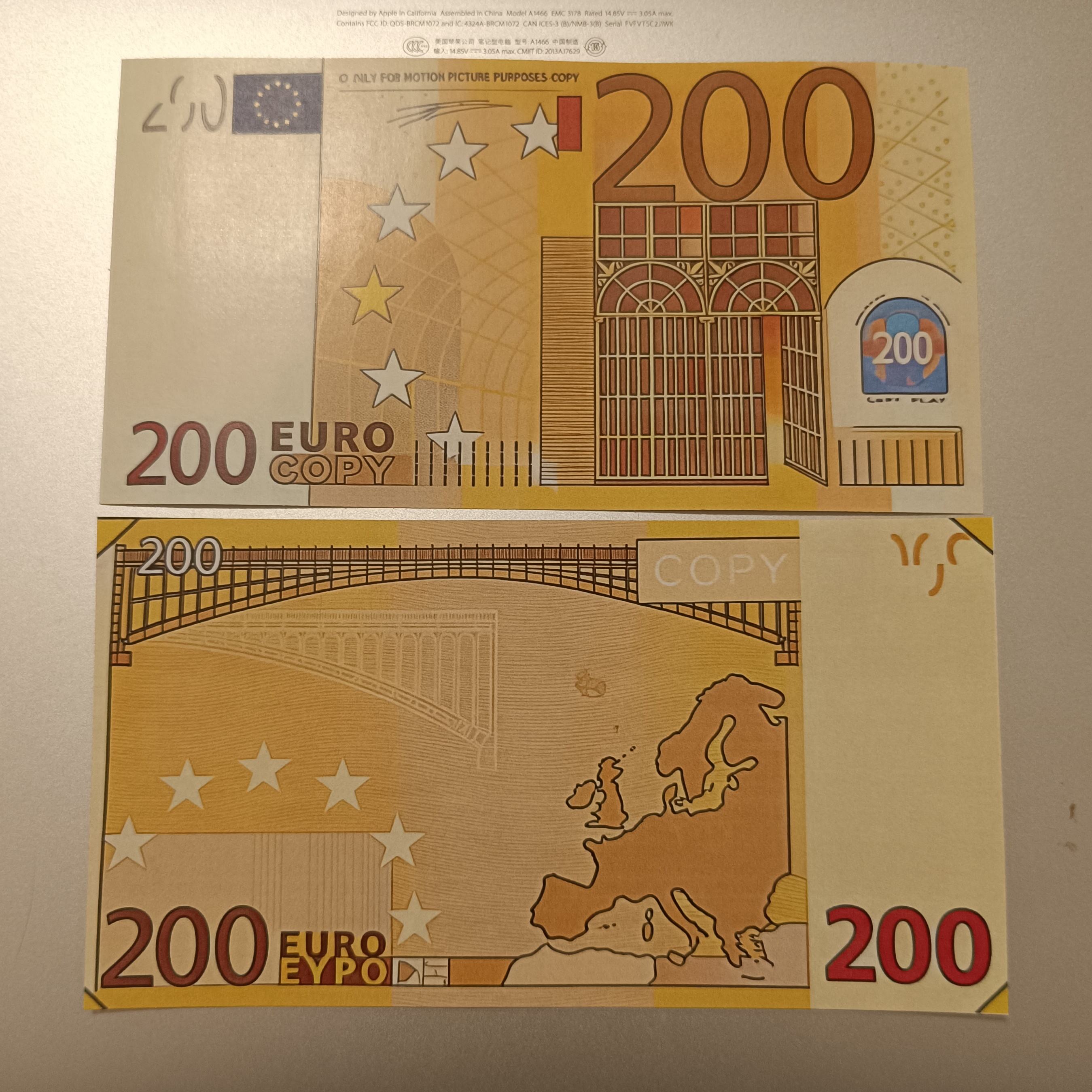 Accessoires 200 euros 100 pièces rouge