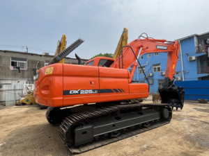 Nuevo Precio para Excavadora Hidráulica Usada DX225LC en Buenas Condiciones, Adecuada para Excavación en Construcción/Agricultura - Product Image 1
