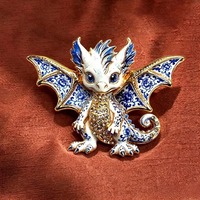 Broche Mignonne Bébé Dragon Chinois en Émail Bleu Floral avec Strass