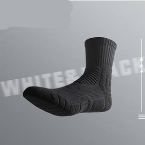 Alta qualidade com almofada Basketball Running Custom Logo Preto e Branco Sport Socks - Product Image 5