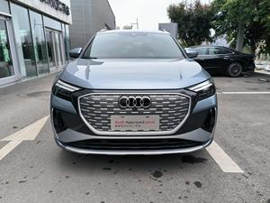 <span class=keywords><strong>Audi</strong></span> Q4 E-tron 40 SUV électrique d'occasion 2024, longue autonomie, véhicule électrique intelligent, prêt à l'exportation, gris sur noir - Product Image 1