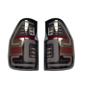 Luces Traseras LED para Ford Ranger con Lentes Ahumadas 2012-2022, Modificación con Señales de Giro Secuenciales y Luces de Reversa - Product Image 4