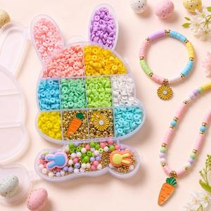 Kit de Caja con Forma de Conejo de Pascua para Hacer Pulseras, Cuentas Heishi de Arcilla Polimérica Planas y Redondas con Dijes de Zanahoria para Niños - Product Image 1