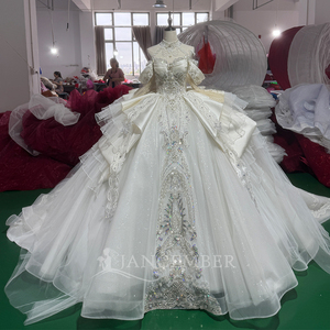Vestido de Novia Elegante Mc064 Color Marfil con Cuello Alto, Manga Capa con Lazo Grande, Encaje con Cuentas, Estilo Princesa y Cola Catedral Jancember - Product Image 5