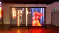 InVisia 2025 Écran LED mural holographique transparent haut de gamme 3,91 pixels 2x2m Série T Raccordement sans couture Intérieur Taux de rafraîchissement élevé