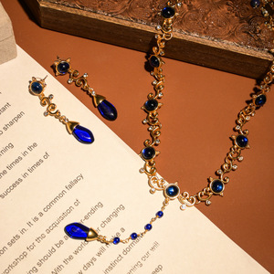 Di fascia alta in lega ZOAO G1090 Klein Blue vite Micro inserto lungo ciondolo collana donna 2025 nuovi gioielli retrò all'ingrosso - Product Image 1