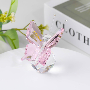 Figuritas de cristal de mariposa rosa brillante, regalos de boda para parejas nuevos para invitados - Product Image 3