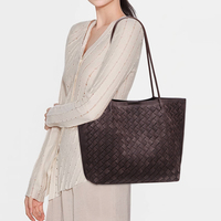 Sac à main de luxe 2025 en cuir PU tressé véritable, nouveau design, sac à bandoulière pour femme, deux ouvertures, sacs tissés faits main en gros de Chine