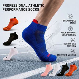 Chaussettes de sport courtes de compression premium anti-ampoules, à séchage rapide, pour la course, le basketball, le cyclisme et la gym, avec languette rembourrée et coupe basse - Product Image 1