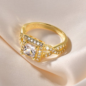 New Fashion Rhodium &amp; Gold Plated Delicate Geometric Design 1ct Princess&amp;Round Cut <strong>Cubic</strong> <strong>Zirconia</strong> <strong>Engagement</strong> <strong>Rings</strong> for Women - Product Image 4