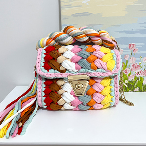 Bolso de ganchillo de diseñador 2025 para mujer, bolso de punto tejido con patrón cuadrado hecho a mano, bolso cruzado con cadena de Metal, combinación perfecta - Product Image 3