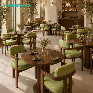 Ensemble table et chaises de restaurant contemporain, structure en bois rond, tissu vert, mobilier de salle à manger moderne pour usage commercial - Product Image 1