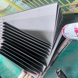 Saluran U Baja Tahan Karat Berkualitas Tinggi ASTM 201/304/316L untuk Aplikasi Atap dan Lantai Anti-Korosi dengan Ketahanan Tinggi - Product Image 2